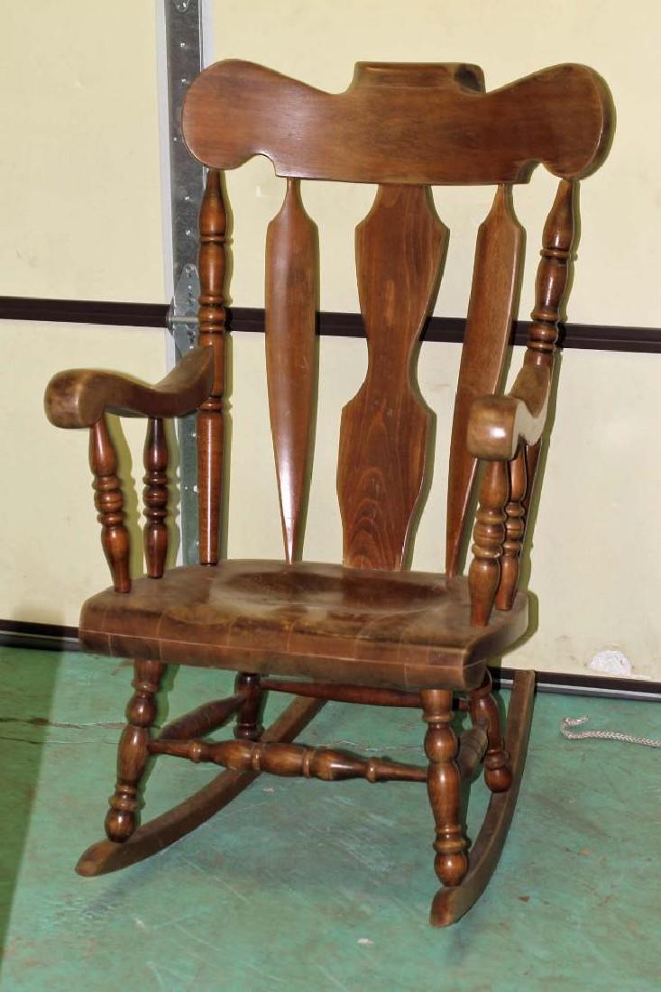 Wooden Rocking Chair: Wooden Rocking Chair