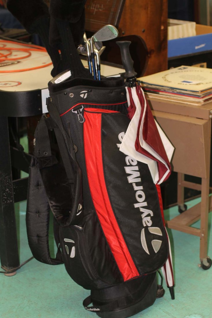 Golf Clubs in a Golf Bag: Golf clubs in a golf bag