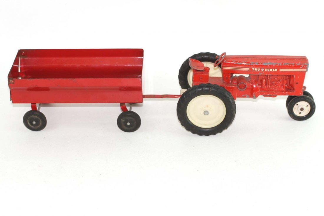 Vintage Ertl Die Cast Toy Red Tractor and Hay Wagon (1 of 7)
