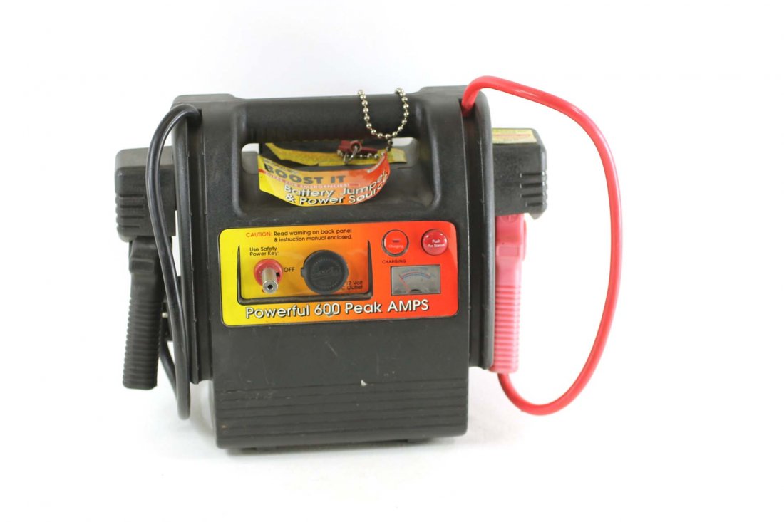 Car Jump Starter (1 of 2)