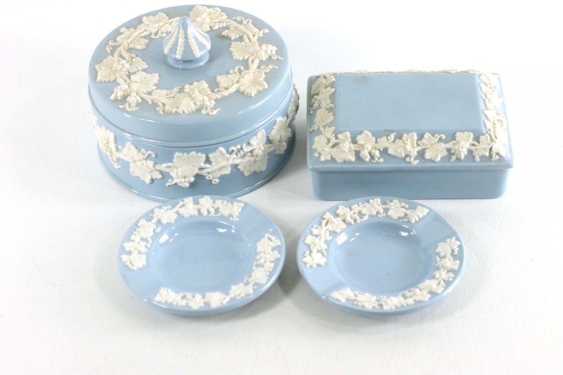 Wedgwood Lavender Blue Queensware Trinket Box, Ashtrays (1 of 6)