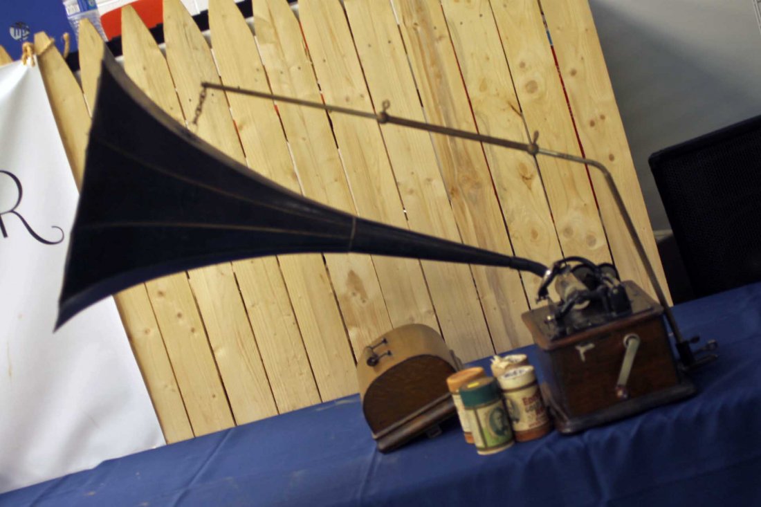 Edison Standard Phonograph Wax Cylinder Player with 4 W (1 of 13)