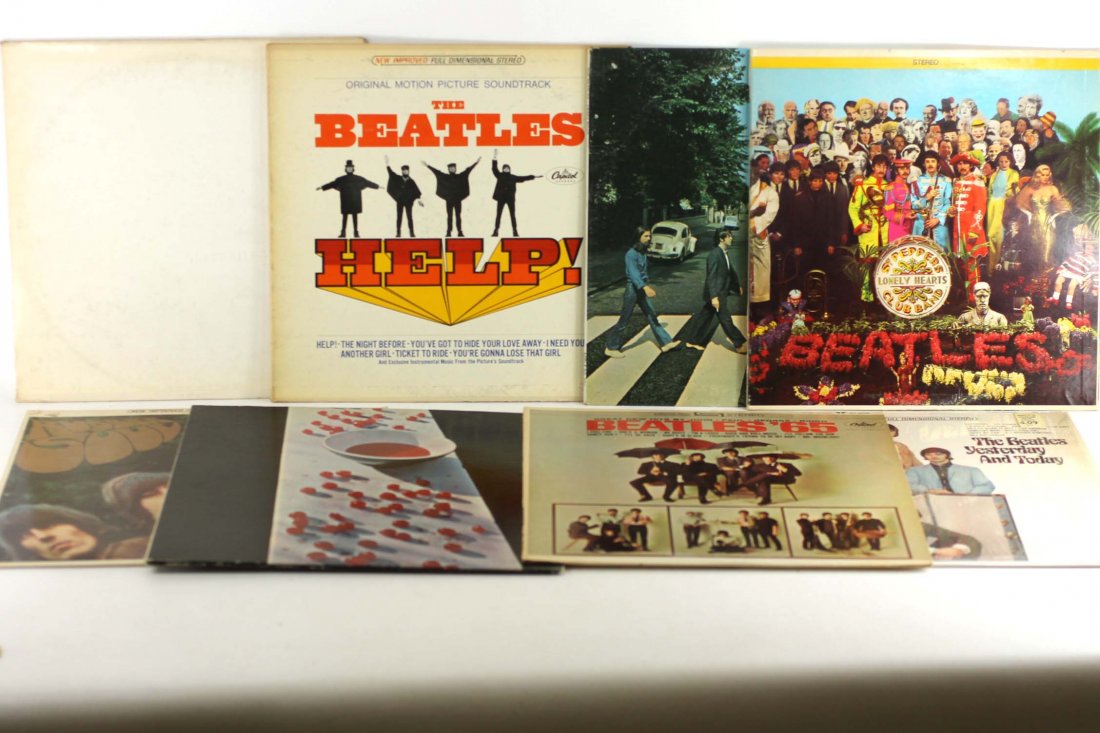 Lot of 7 Beatles Albums and 1 Paul McCartney Vinyl Reco (1 of 1)