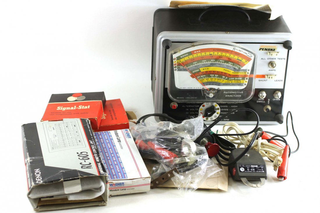 Garage Lot incl Penske Automotive Analyzer (1 of 3)