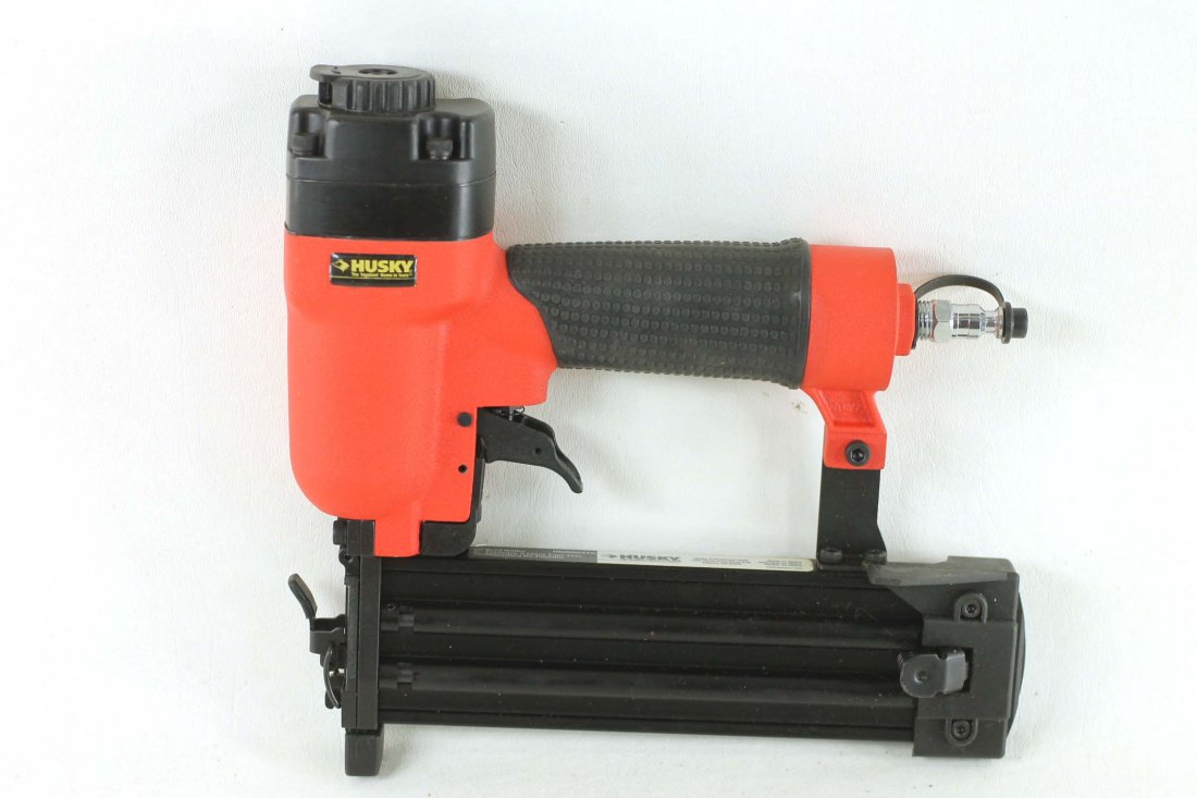 Husky Pneumatic Brad Nailer or Stapler: Husky Pneumatic Brad Nailer or Stapler Power Tool