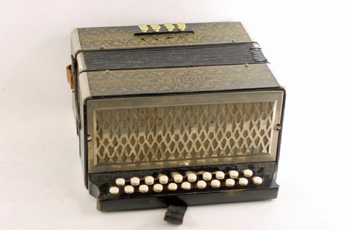 Old Hohner Two Row Button Accordion Works: Old Hohner Two Row Button Accordion in working condition