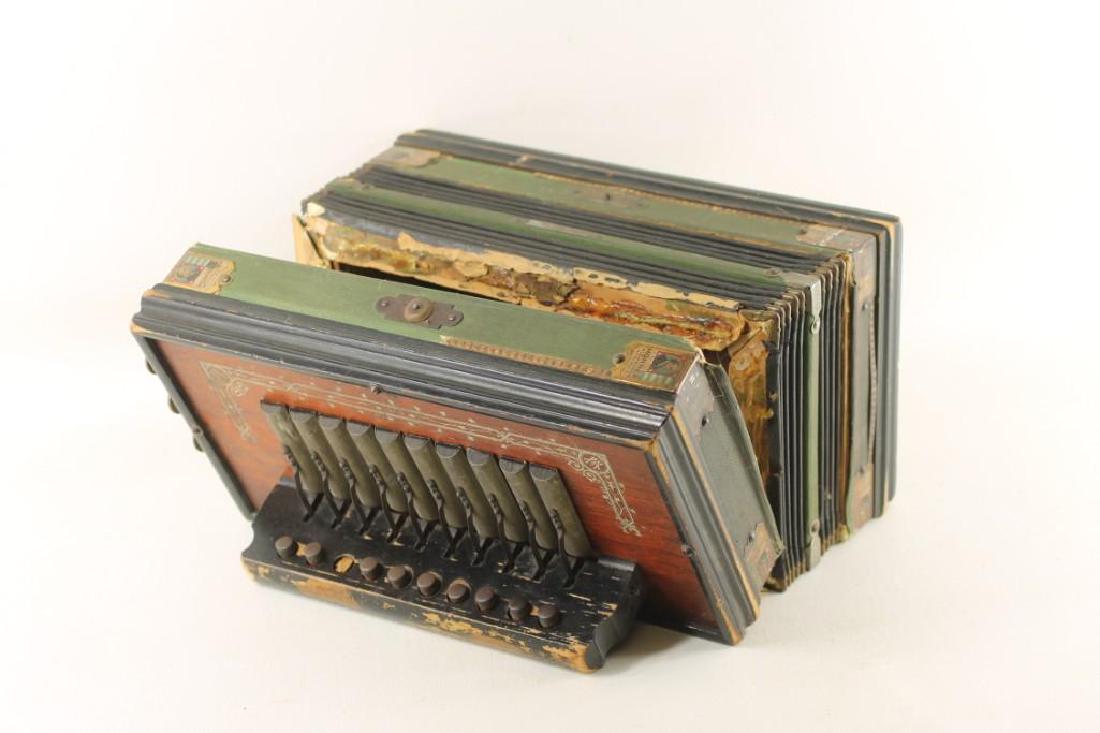 Antique Hohner Button Accordion for Parts or Repair: Antique Hohner Button Accordion for Parts or Repair Does not Work