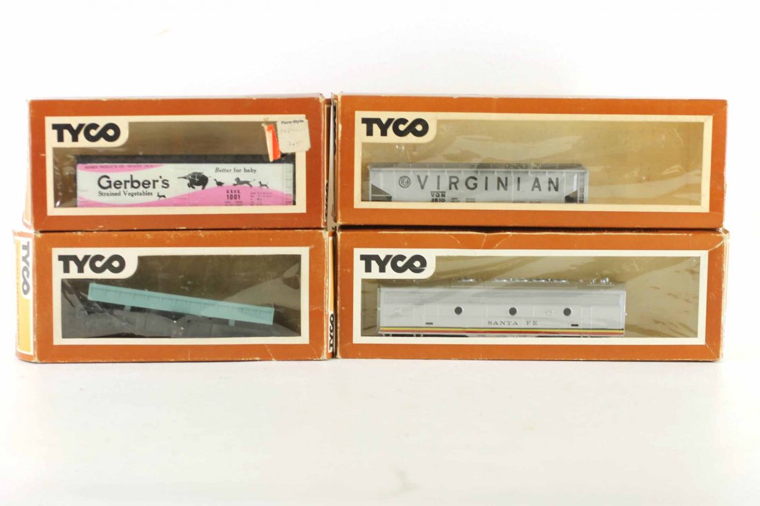 Lot of 4 Tyco HO Scale Model Train Cars in Original Box (1 of 1)