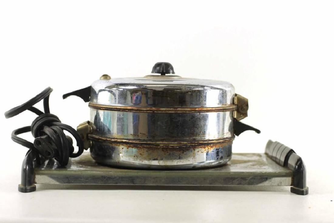 Vintage Waffle Iron: Vintage Waffle Iron