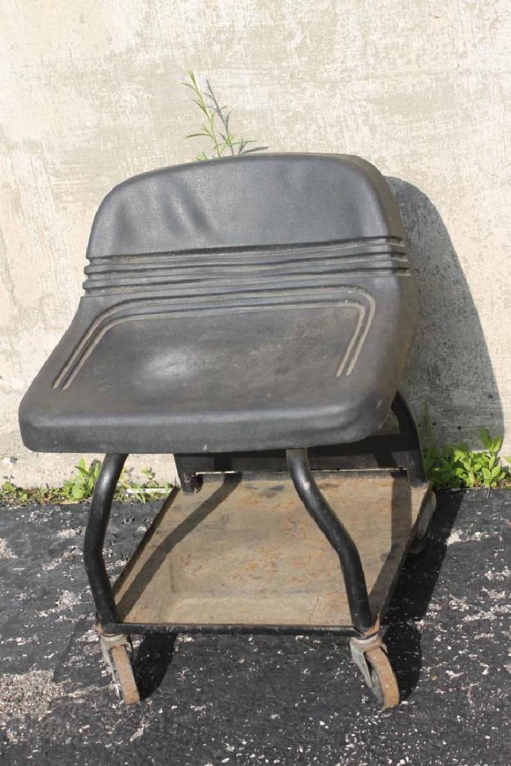 Craftsman Rolling Mechanics Stool (1 of 3)