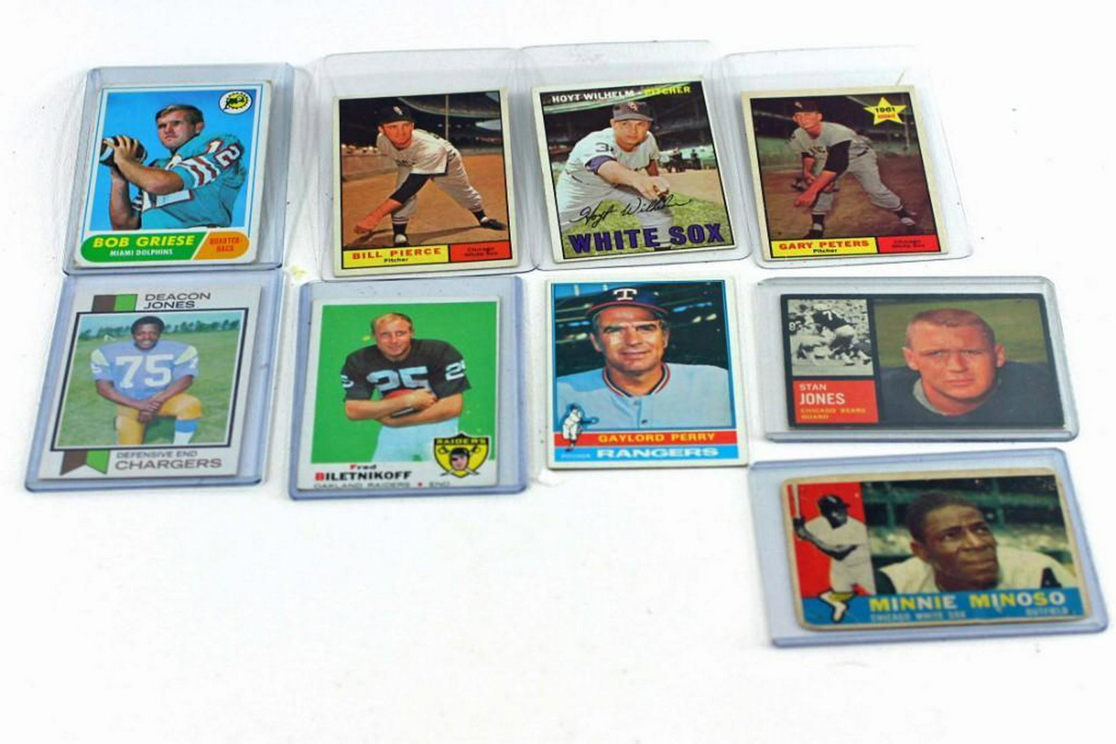 Lot of Mostly 1960s Football and Baseball Cards: Includes Bob Griese , Bill Pierce , Hoyt Wilhelm , Gary Peters , Fred Biletnikoff , Gaylord Perry , Stan Jones , Minnie Minoso , and Deacon Jones (Deacon Jones is from 1973, the rest of them are from 