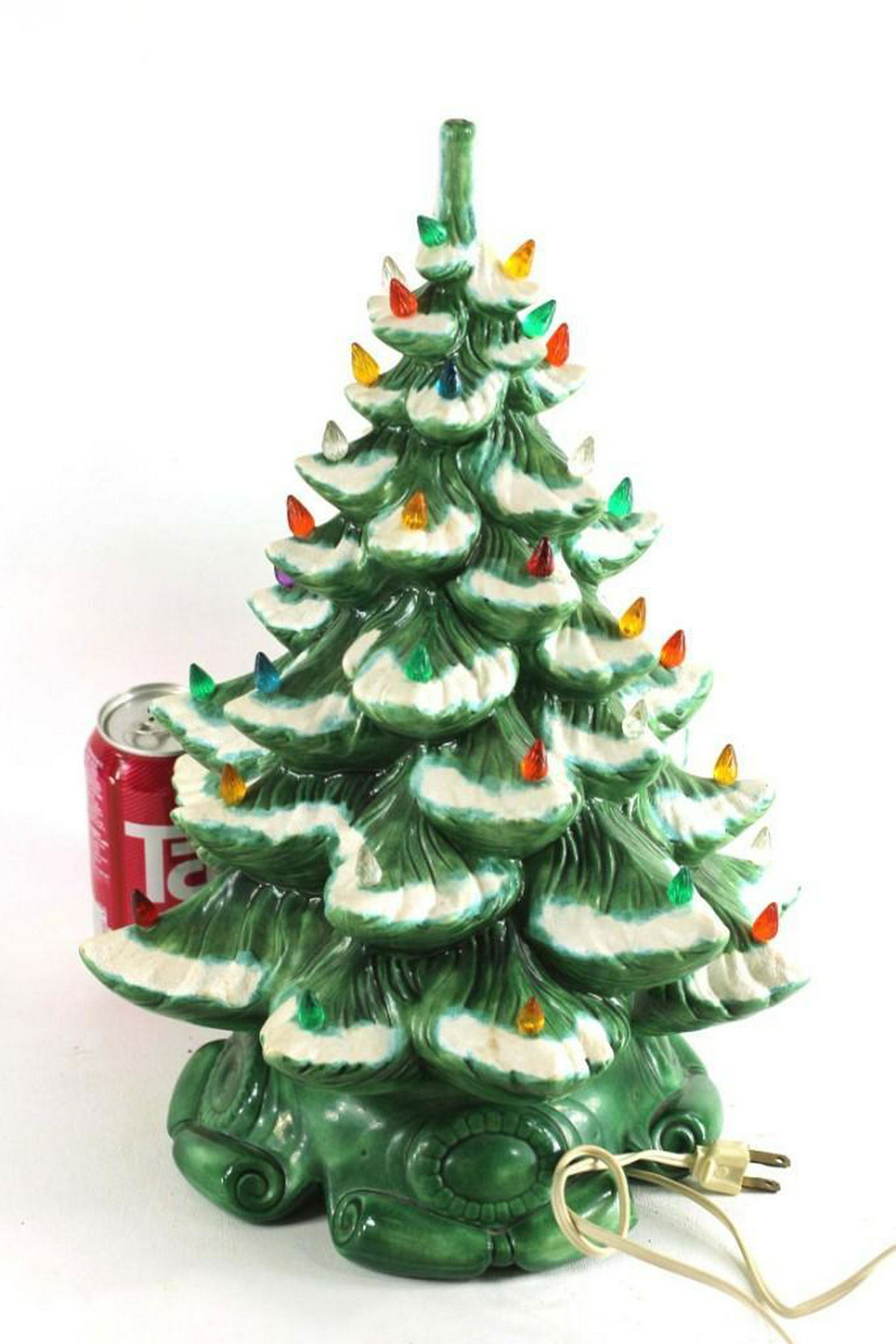 Vintage Lighted Ceramic Christmas Tree (1 of 3)