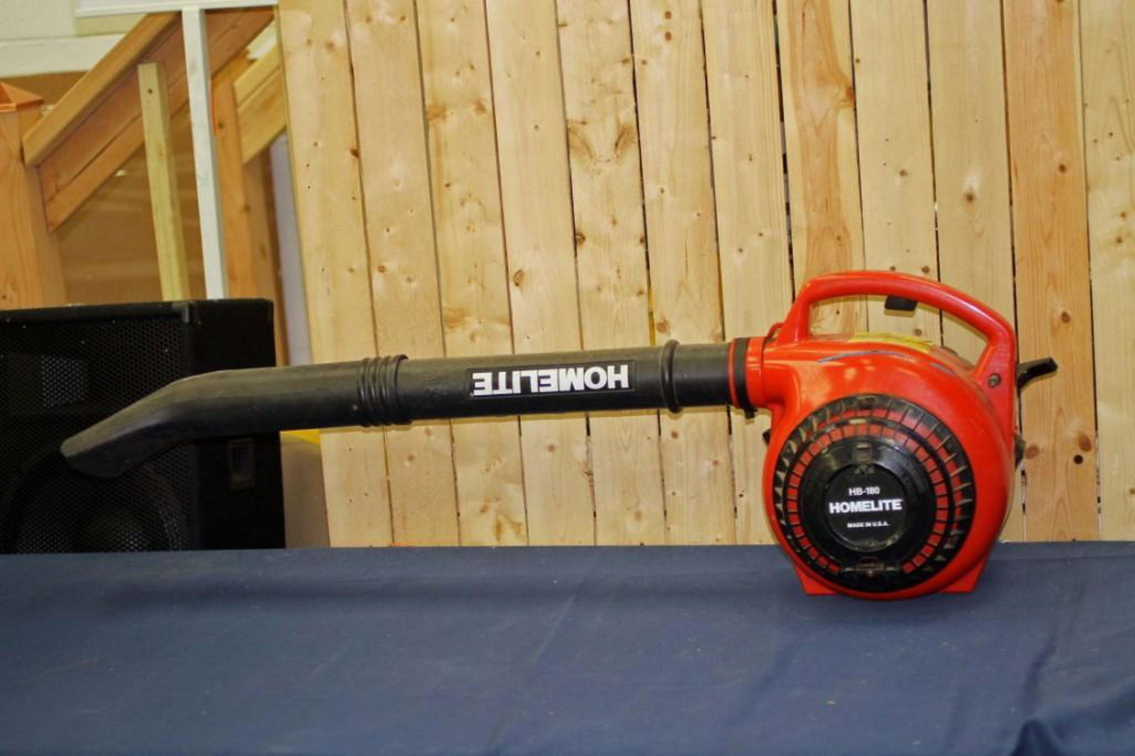 Homelite Gas Powered Leaf Blower HP-180 (1 of 4)