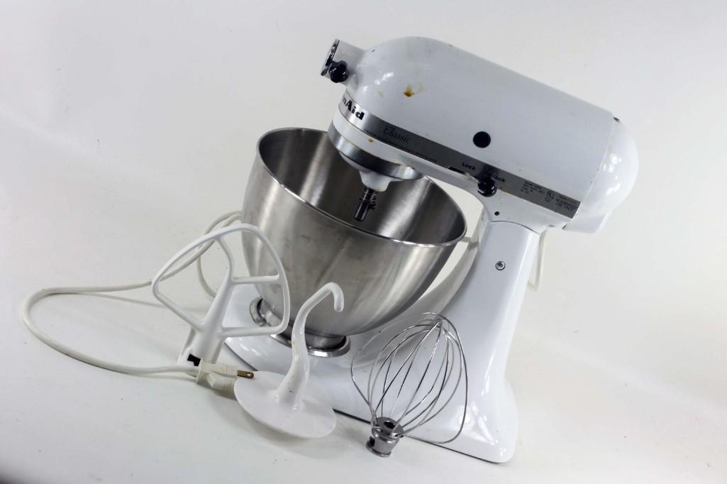Kitchenaid Mixer With Attachments (1 of 3)