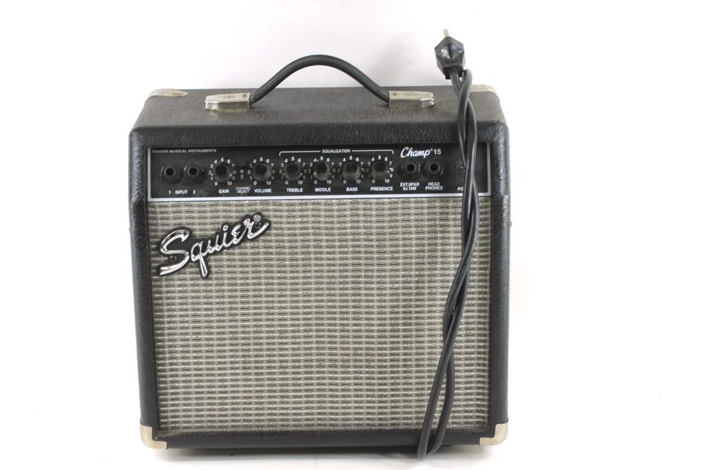 Fender Squier Champ 15 Amplifier: Fender Squier Champ 15 Amplifier