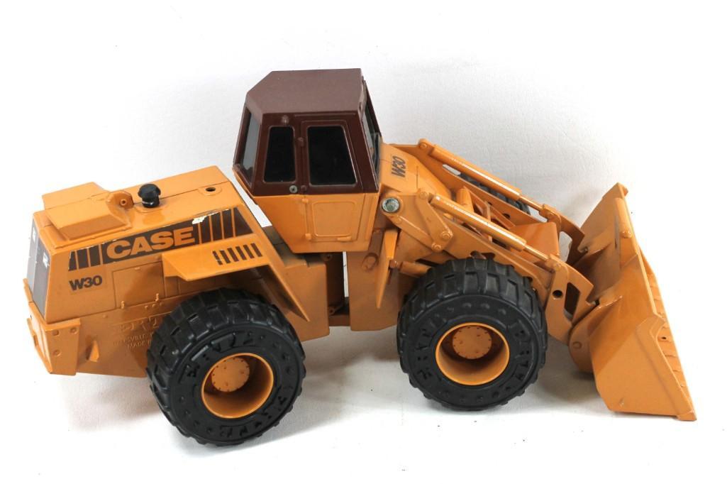 Vintage Ertl Die Cast Case W30 Wheel Loader Model Toy: Vintage Ertl Die Cast Case W30 Wheel Loader Model Toy