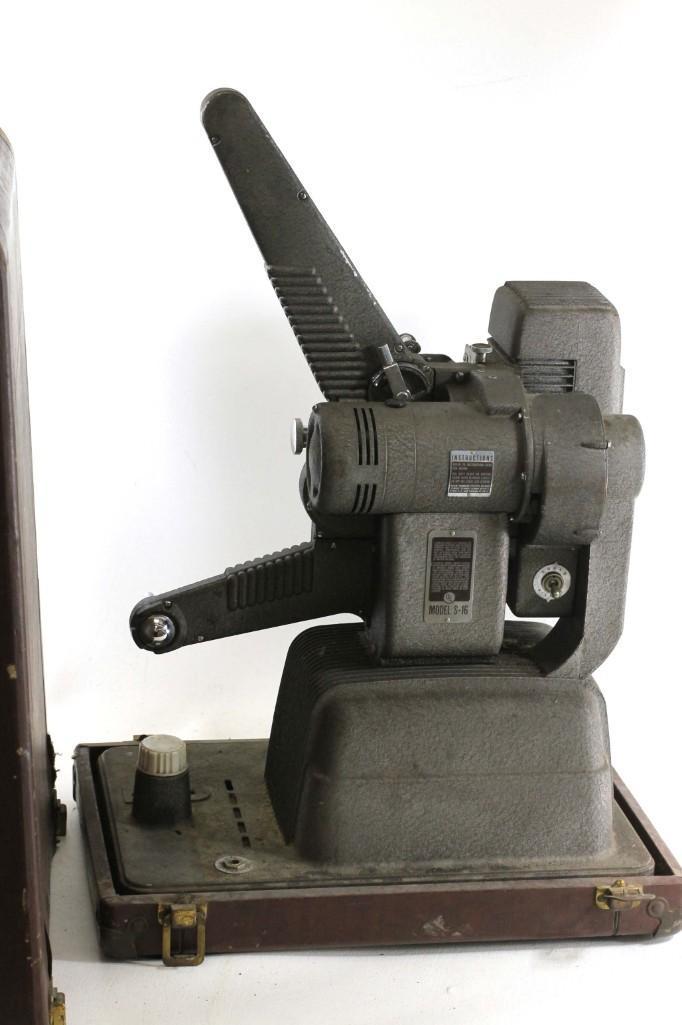 Vintage Revere 16 mm Projector with Case (1 of 10)