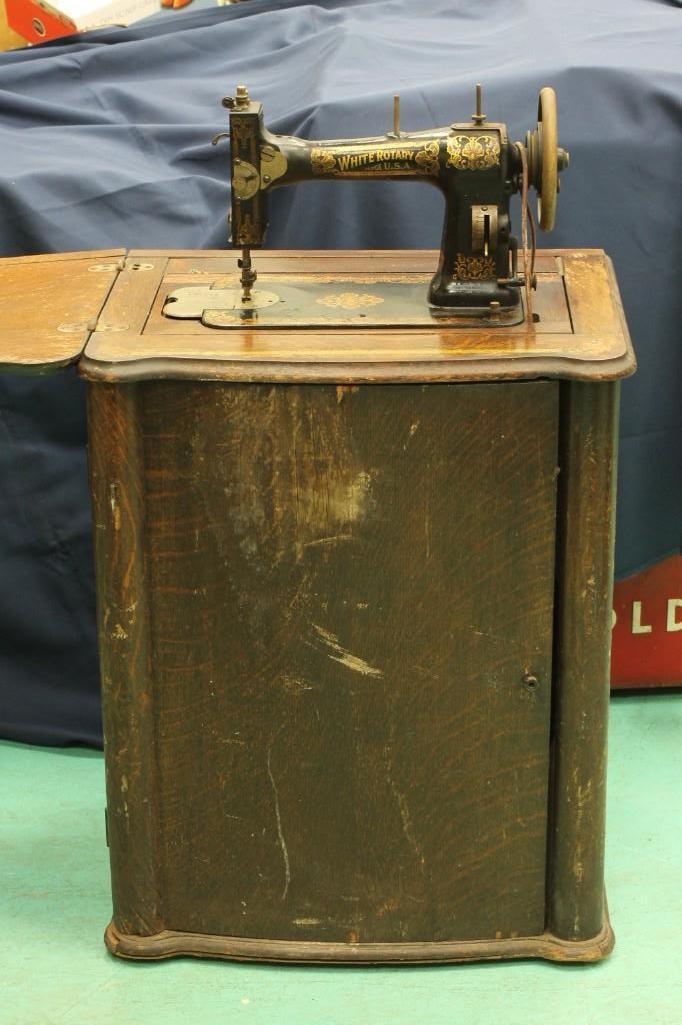 Vintage / Antique White Rotary Sewing Machine (1 of 10)