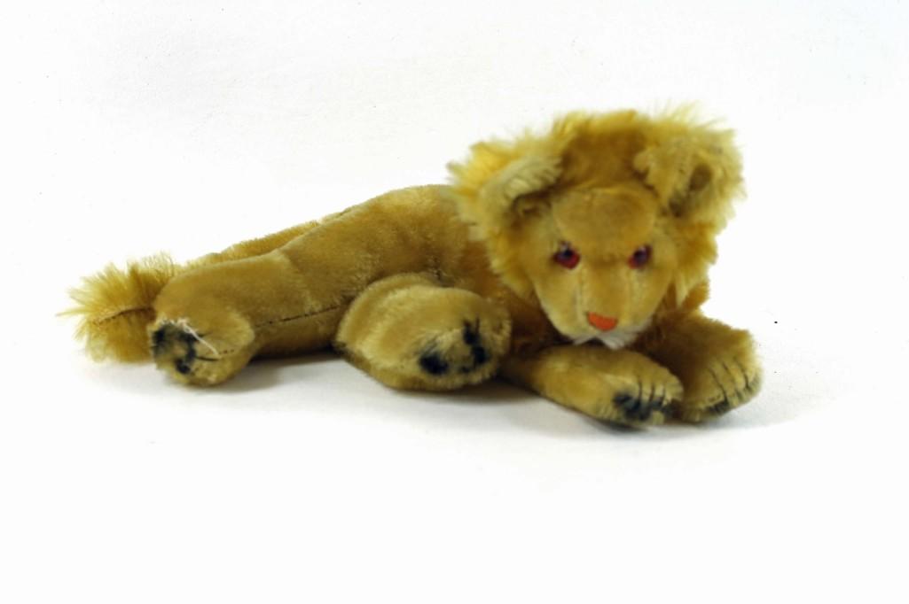 1960s Steiff Lion (1 of 4)