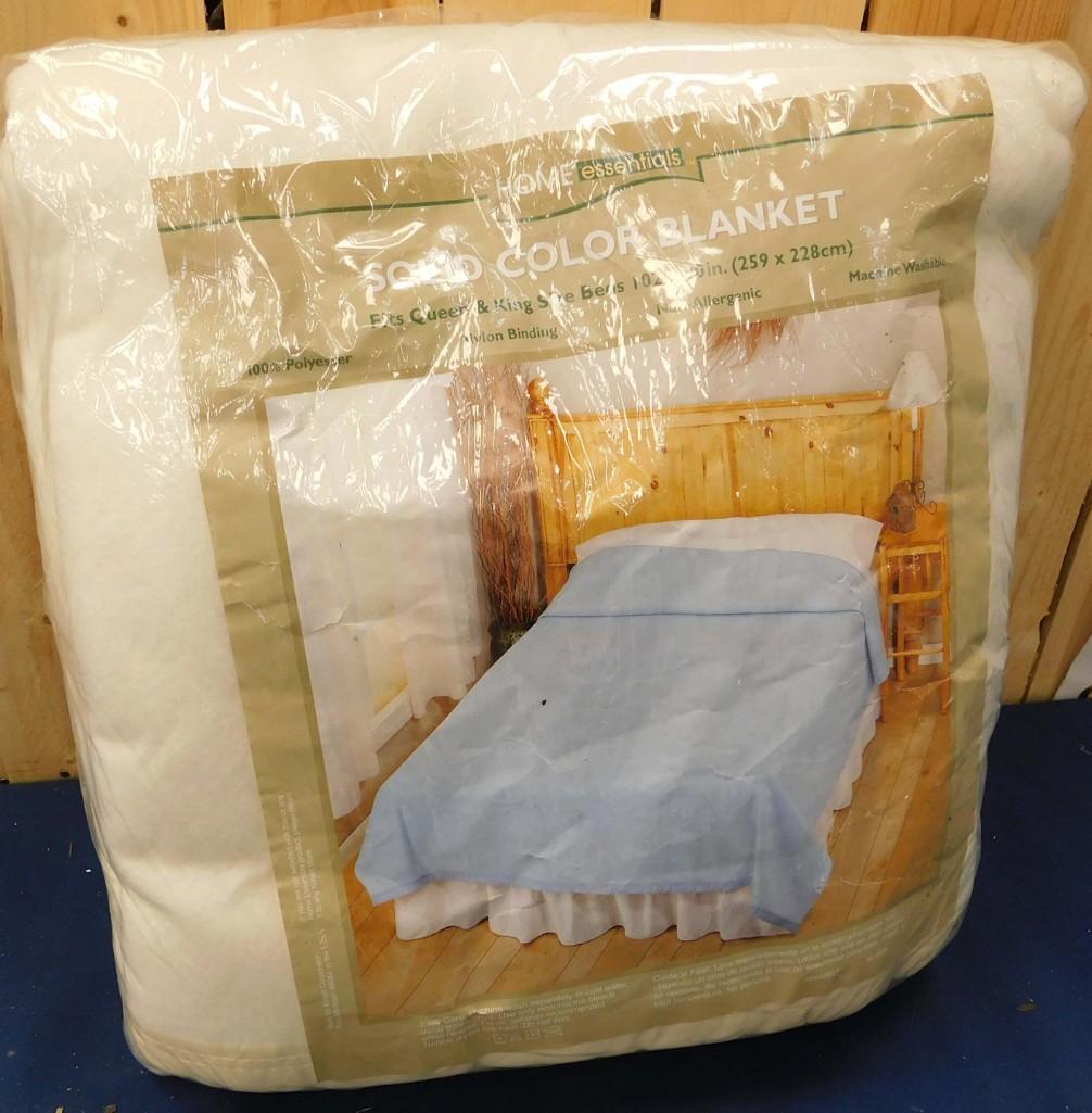 King or Queen Size Blanket (1 of 2)