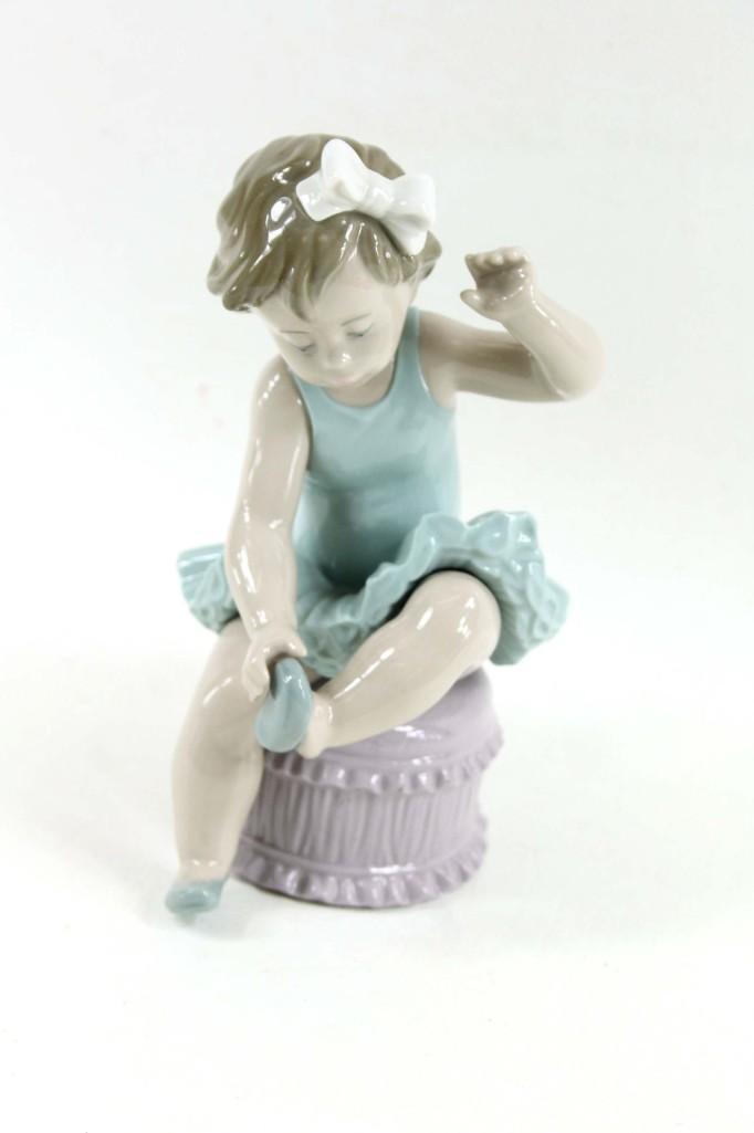Lladro Ballerina Porcelain Figure Little Girl in Blue (1 of 3)