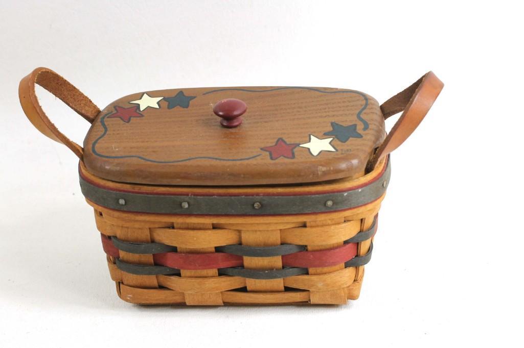 Longaberger Basket with Lid (1 of 4)