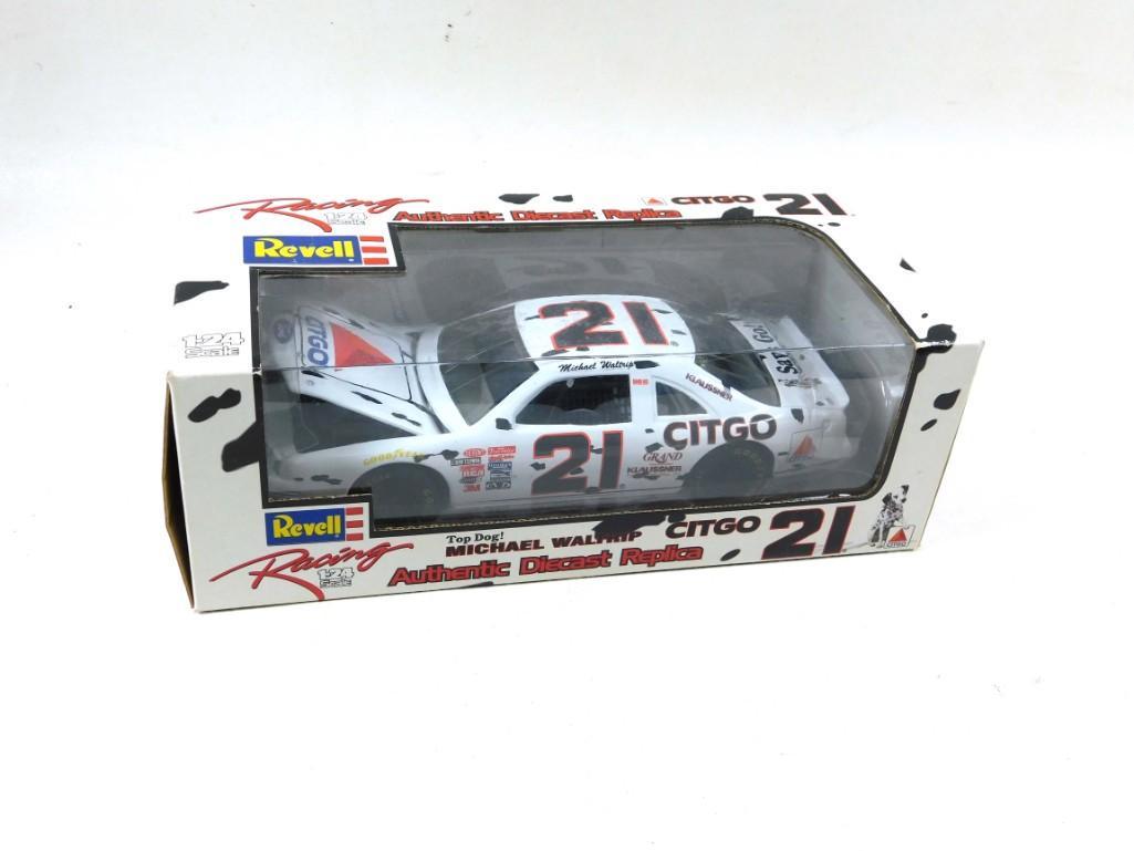 Michael Waltrip Diecast Nascar Car Replica New in Box (1 of 1)
