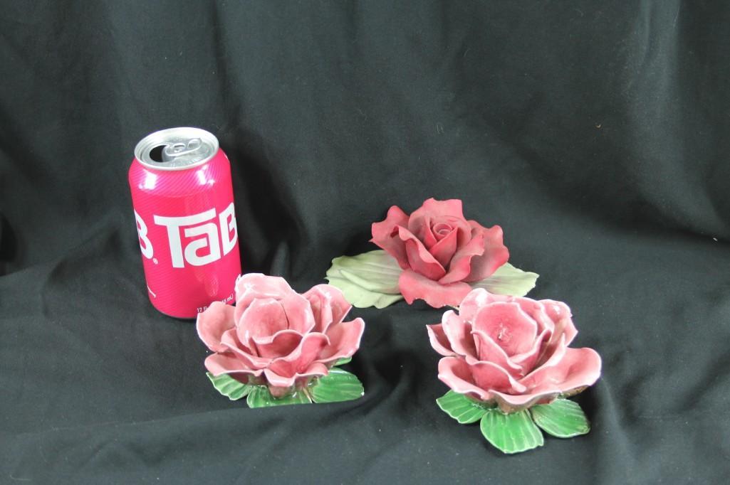 Lot of 3 Capodimonte Roses: Lot of 3 Capodimonte Roses Condition: These have some very small chips, as is common on these flowers