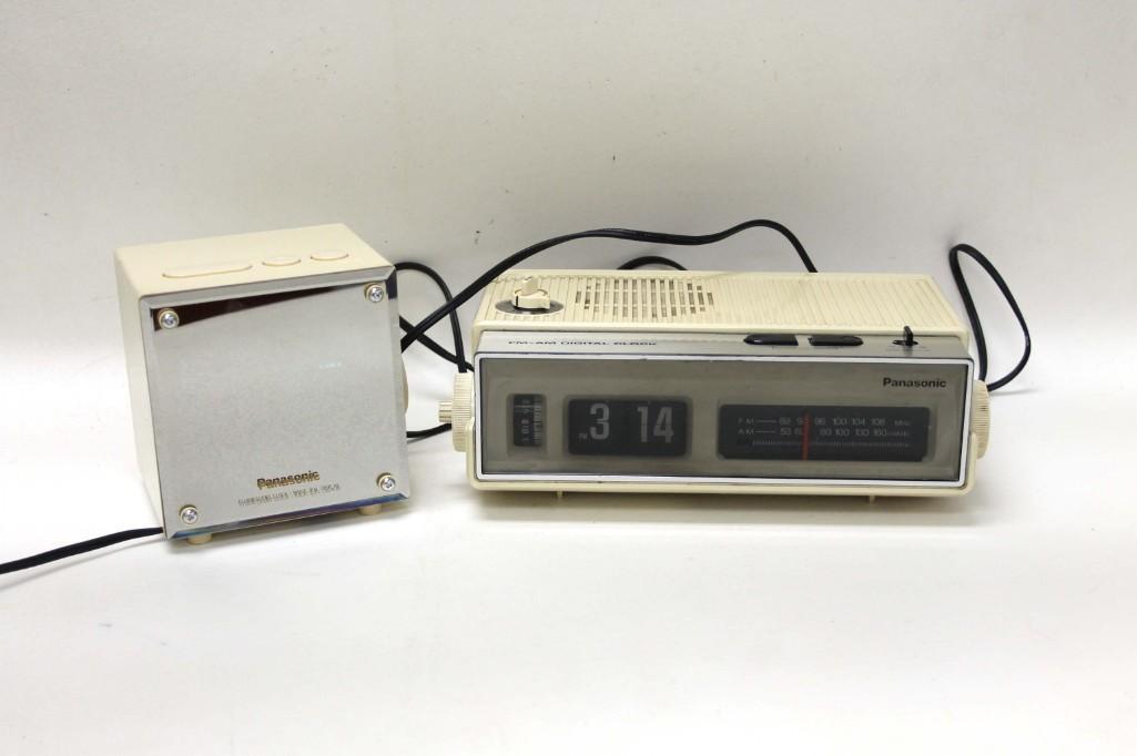 Lot of 2 Vintage Panasonic Clock Radios (1 of 5)