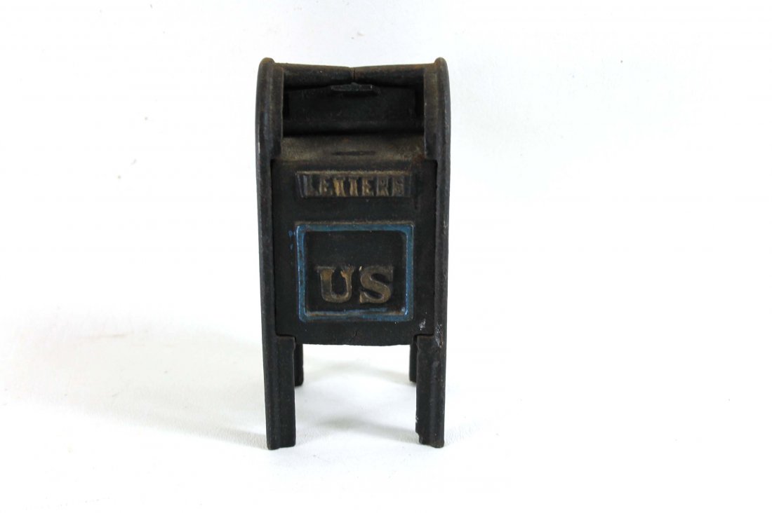 Another Vintage Cast Iron Mailbox: Another Vintage Cast Iron Mailbox
