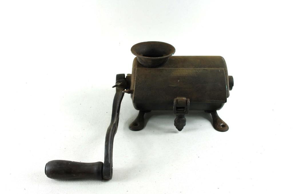 Antique Cast Iron Tobacco Grinder: Antique Cast Iron Tobacco Grinder