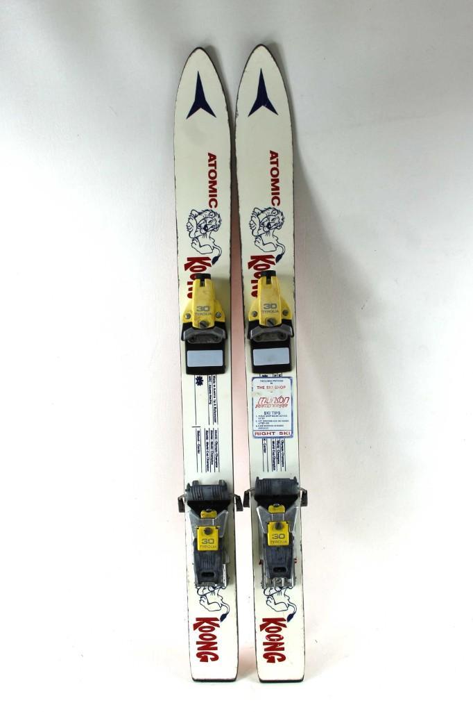 Pair of Atomic Koong Kid's Size Skis: Pair of Atomic Koong Kid's Size Skis