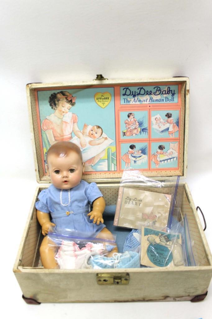 1940's Effanbee Dy-Dee Baby w/ original Case and Dy-Dee (1 of 8)