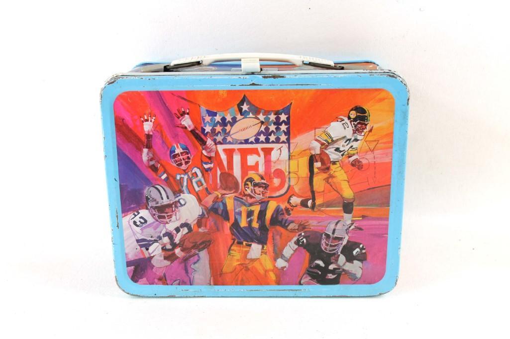 Vintage NFL Football Metal Lunch Box: 1978 Vintage NFL Football Metal Lunch Box Condition: Please see pictures. Has some chipping and wear
