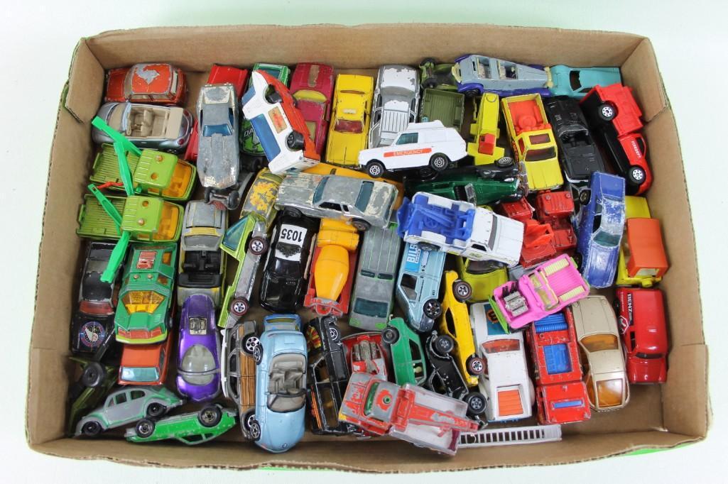 Large Lot of Hot Wheels Die Cast Cars and Vehicles: Large Lot of Vintage Hot Wheels Die Cast Cars and Vehicles