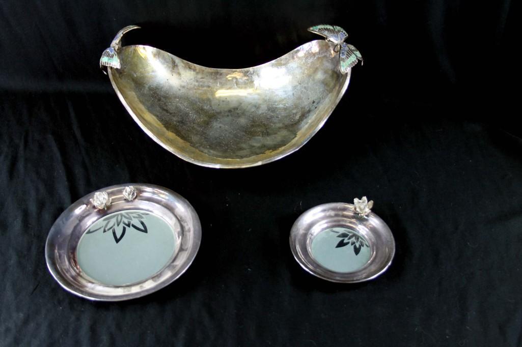 Decorative Butterfly Dish and 2 Decorative Lily Plates (1 of 4)