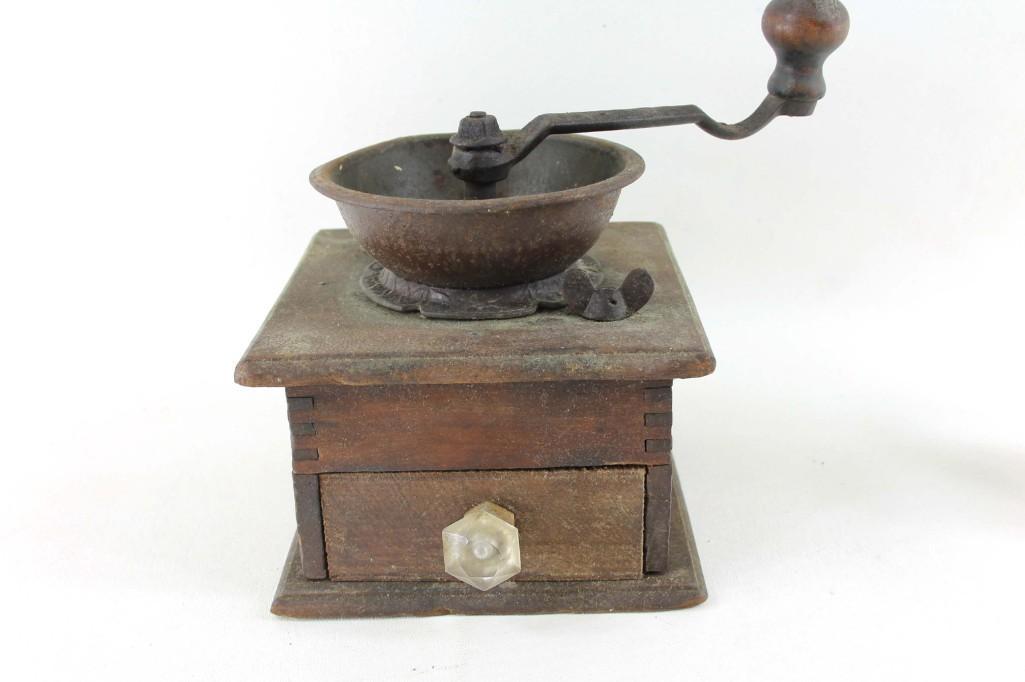 Vintage Coffee Grinder: Vintage Coffee Grinder