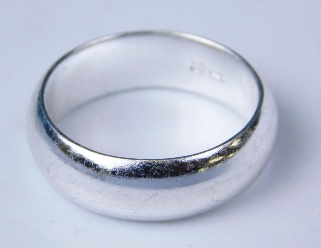 Sterling Silver Ring: Sterling silver ring or wedding band