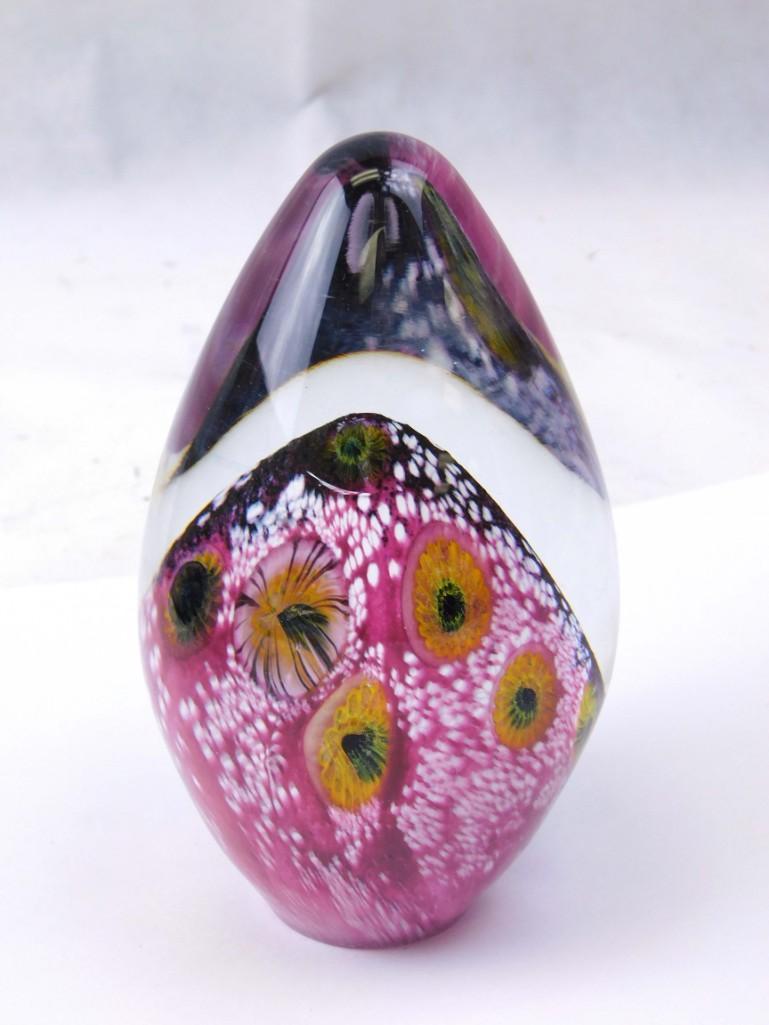 Large Egg Shaped Paperweight Signed Eickholt 1994-8 (1 of 4)