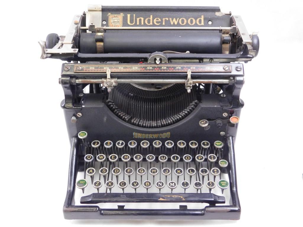 Antique Underwood Typewriter (1 of 5)