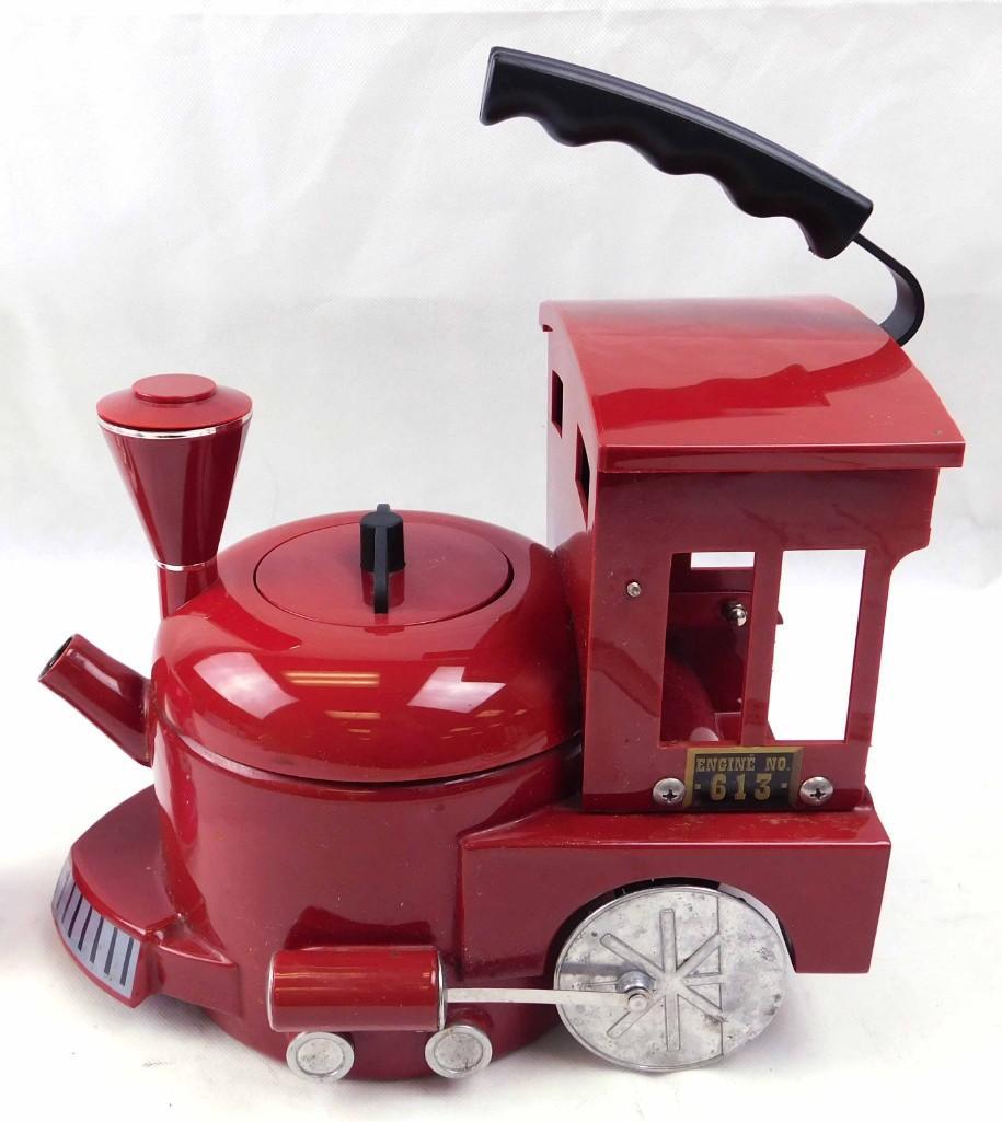 World of Motion Train Engine or Locomotive Teapot (1 of 3)