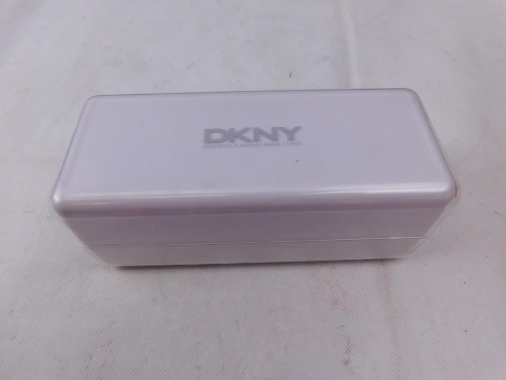 DKNY Sunglasses with Case: DKNY Sunglasses with Case