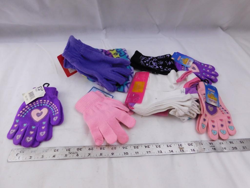 Lot of girls stretch gloves and some socks: Lot of girls stretch gloves and some socks