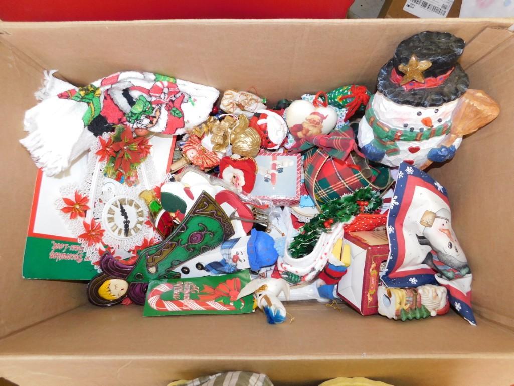 Lot of Christmas Decor: Lot of Christmas Decor