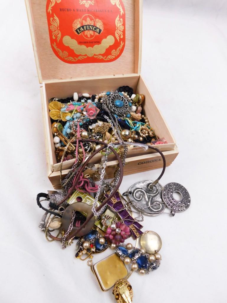 Cigar Box Filled with Costume Jewelry: Cigar Box Filled with Costume Jewelry