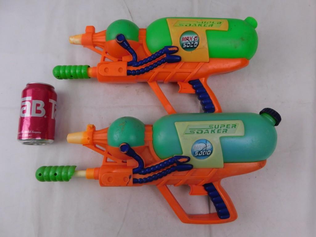 Lot of 2 Super Soaker Max-D 5000 Water Blaster: Lot of 2 Super Soaker Max-D 5000 Water Blaster / Squirt Guns
