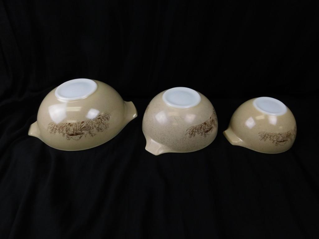 Pyrex Mushroom Forest Fancies Cinderella set of 3 Bowls: Pyrex Mushroom Forest Fancies Cinderella Set of 3 Nesting Bowls