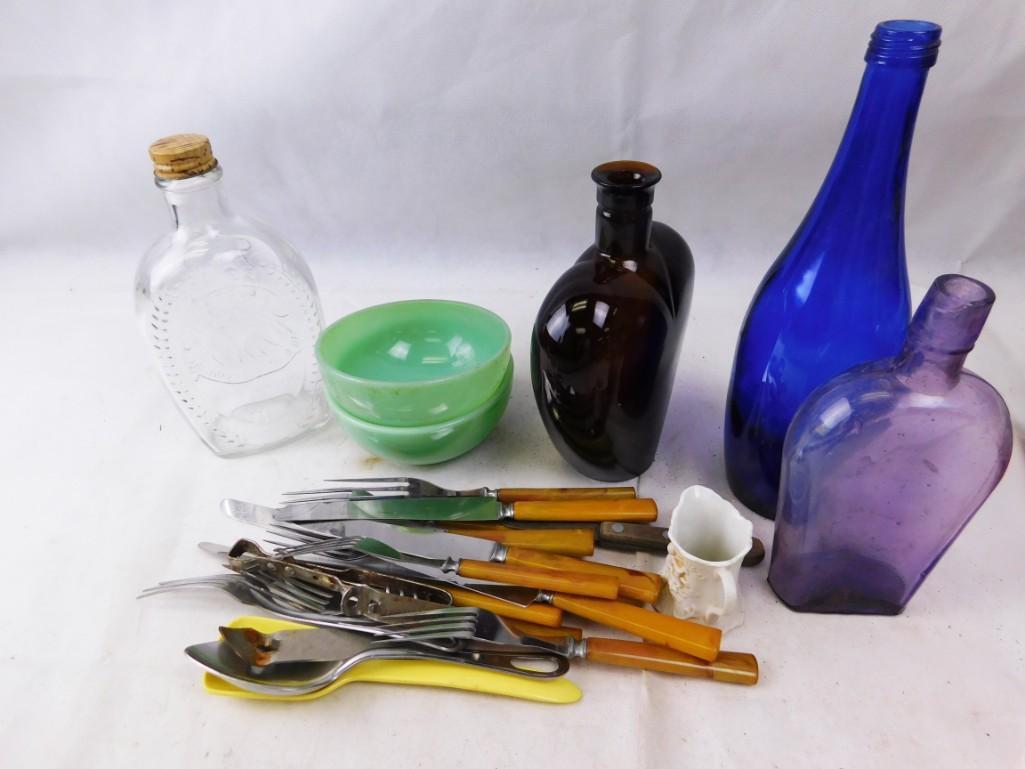 Kitchen Lot incl 2 Fire King Jadeite Bowls and Bakelite: Kitchen Lot incl 2 Fire King Jadeite Bowls and Bakelite Handle Flatware