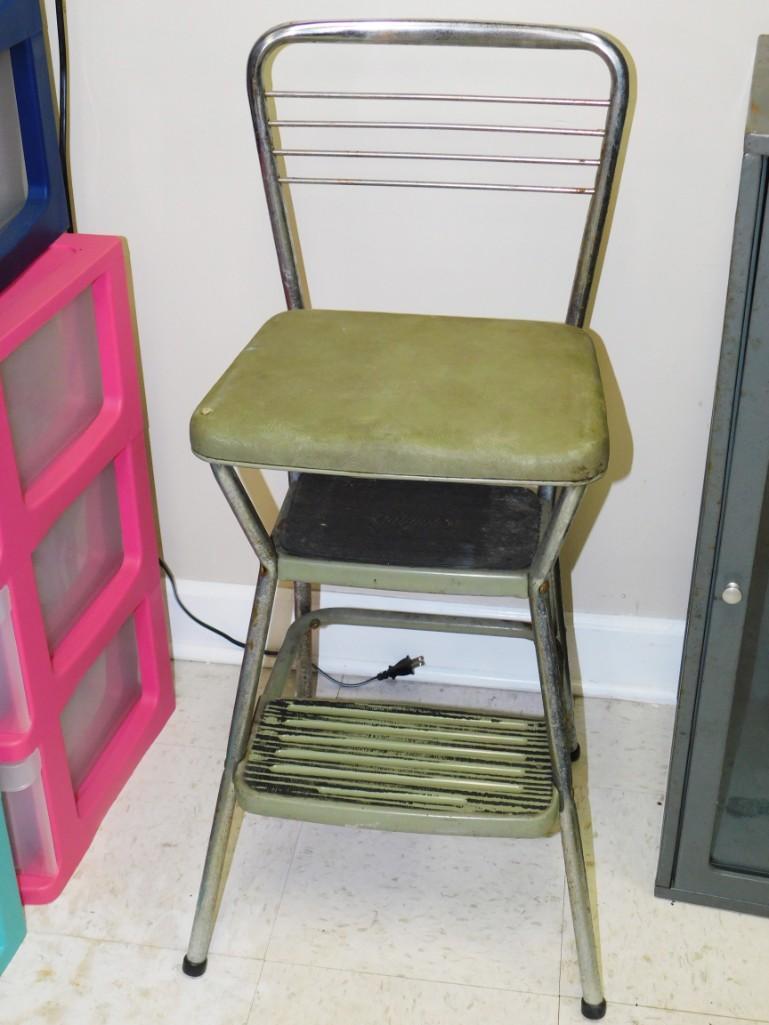 Vintage Kitchen Stool: Vintage Avocado green vintage kitchen stool