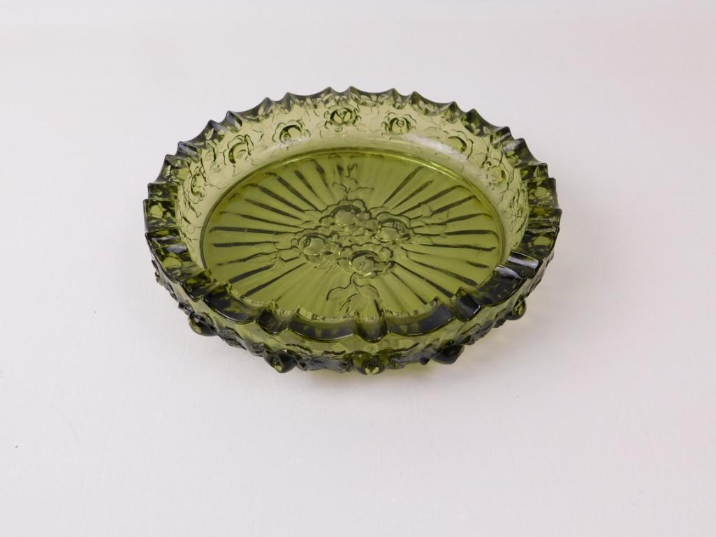 Vintage Fenton Cabbage Rose Green Ashtray (1 of 3)